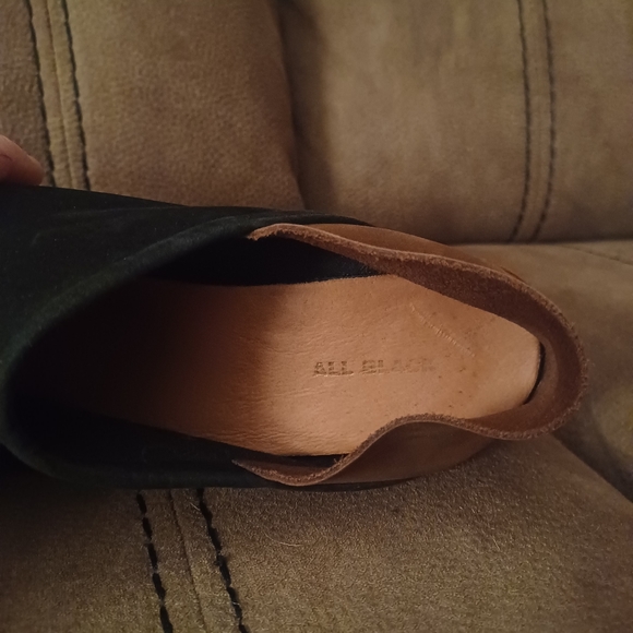 Dress shoes made by ALL BLACK - Picture 2 of 6